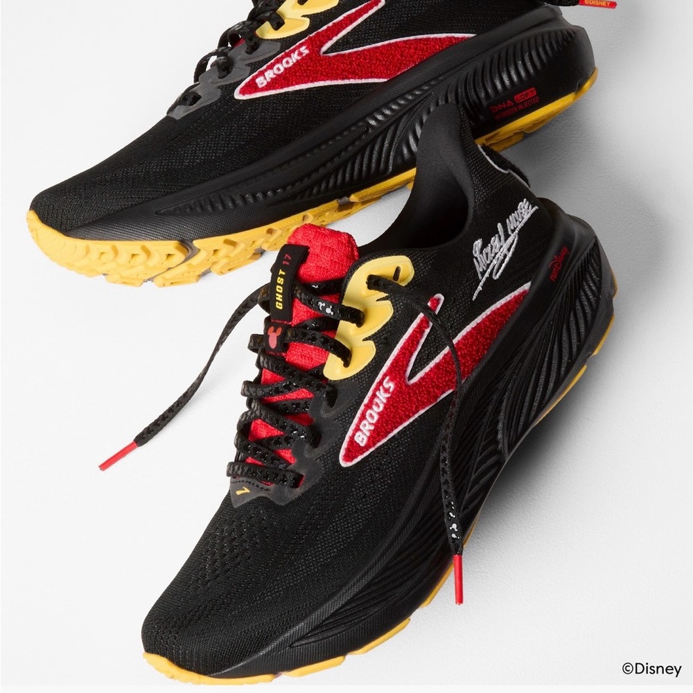 Brooks run Disney Mickey Mouse
